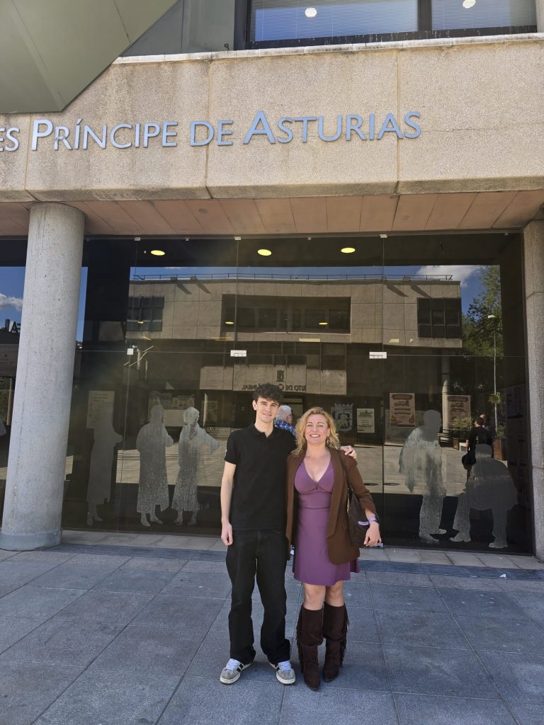 WhatsApp-Image-2026-05-06-at-17.37.40-1-768x1024 Nuestro alumno obtiene el cuarto premio en el Certamen Literario InterCEPA 2026